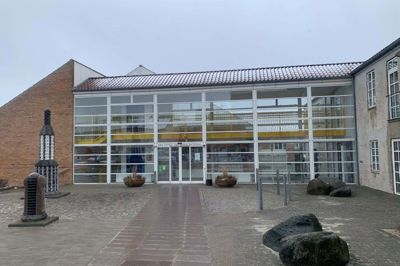 Fremover bliver det muligt at få lektiehjælp om onsdagen på Ikast Bibliotek. Foto: Mikkel Korsgaard Christensen