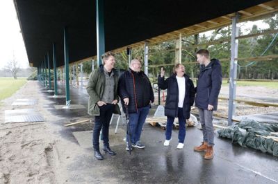 Fra venstre ses baneejer Jens Poulsen, collegeleder Karsten Werge, formand i Ikast Golf Club John Kristensen og ISI-direktør Torben Østergaard. Firkløveret præsenterer i denne uge de nye forbedringer på Tullamore-banerne, som inden længe er helt klar til brug. Foto: Henrik Ole Jensen