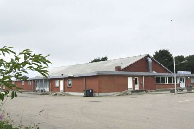 Hallerne i kommunen har udvist en stor grad af solidaritet og i samlet kor lagt vægt på at tilgodese de mindste haller i kommunen som blandt andet Hampen Hallen. Foto: Flemming Thulstrup