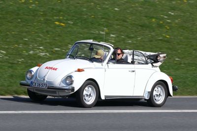Start nummer 19 i Touring Klassen, IMK SONAX DASU Classic løbet: Ulrik Lundsfryd & John Allan Holm, Charlottenlund. VW Cabriolet fra 1979. Foto:Steen, Skarpe FotosS,