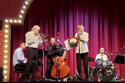 Sunday Mornin’ Jazzband spiller til den andensidste Jazzcafe i Engesvang 11. maj. Foto: Privatfoto