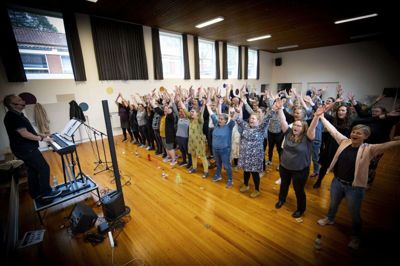 Cora Rytmica ses her fra en øveaften i hjembyen Silkeborg. 10. maj giver de koncert i Bording Kirke.Foto: Jakob Stigsen Andersen