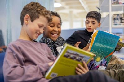 Ikast-Brande bibliotek er en del af den landsdækkende kampagne, hvor børn skal anbefale god litteratur til andre børn. Foto: Privatfoto