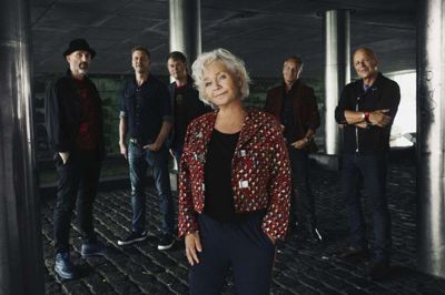 Rocazino kommer til Ikast Musikliv med Ulla Cold som frontfigur, som vi kender bandet. Pressefoto