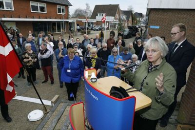 Fra DF’s indvielse af partiets nye hovedkontor i Ejstrupholm, som fandt sted i april. 5. juni holder DF grundlovsmøde samme sted. Foto: Henrik Ole Jensen