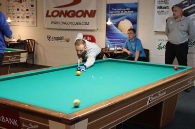 Belgierne fra DOS Roeselare i grå bluser tog sejrrigt hjem fra EM i fem-kegle-billard i Ikast. Foto: Merete Riis Jensen