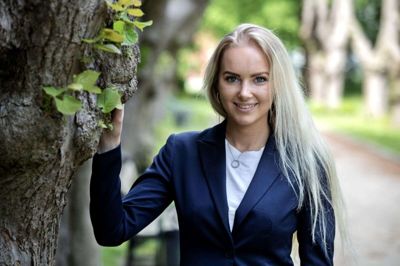 Sarah Stokholm Larsen har aldrig fundet det rette sted at købe jakkesæt til kvinder. Nu har hun stiftet sit eget firma og har store ambitioner for fremtiden. Foto: Chresten Bergh