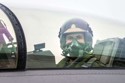 Kronprins Christian, der i dag fylder 20, fik en tidlig fødselsdagsgave, da han mandag eftermiddag fik en tur med et F-16-fly.