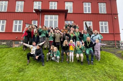 De Grønne Pigespejdere fra Bording havde lånt hytte og telte af KFUK-spejderne i Thorshavn til en uges spejderlejr på Færøerne. Foto: Privatfoto