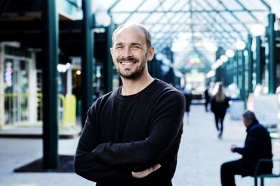Der er kommet et nyt navn i spalterne i Ikast Avis og Herning Folkeblad. Kasper Malling Beck er ny journalist på Ikast-Brande-redaktionen. Foto: Chresten Bergh