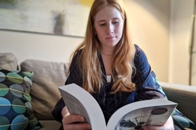 Rebekka Borgstøm fik behandling med lydterapi, fra hun var 11 til hun var 13 år. - I dag har mange folk svært ved at forstå, at jeg er ordblind. Jeg beder dog stadig om hjælp til at rette en stavefejl en sjælden gang i mellem, siger hun