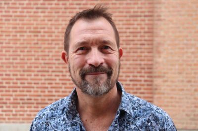 Jesper Grønkjær har rejst i hele verden og er ud over at være tryllekunstner også medlem af Eventyrernes klub. Foto: Christian Kloch Larsen