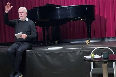 Lektor Aage Christiansen fik med sit foredrag om lieder åbnet døren ind til en for mange uforståelig klassisk verden.Foto: Laila Kempel