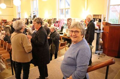 Det er takket være alle de frivillige og donationer fra byens butikker, at årets kirkebasar endnu en gang blev en succes, siger basarleder Trine Bæk. Foto: Laila Kempel