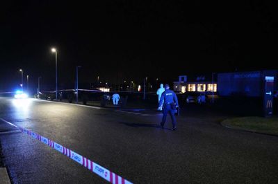 Politiet sikrede spor i området omkring Jyllandsgade og La Cours Vej, hvor to brødre sent om aftenen 3. november blev angrebet med kniv.