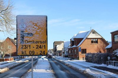 Bilisterne i Ikast må køre en lille omvej, hvis de skal gennem Østergade-Vestergade på tirsdag og onsdag. Foto: Merete Riis Jensen