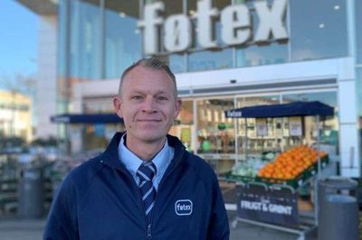 Varehuschef Jimmi Hansen, Føtex Ikast, er klar til at håndtere renseri-opgaver. Foto: Mikkel Korsgaard Christensen