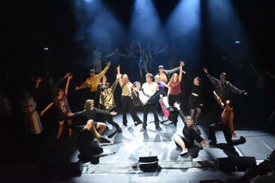 Det var gakket og skørt, men særdeles underholdende, da gymnasieeleverne gik på scenen til årets musical. Foto: Steen Hebsgaard
