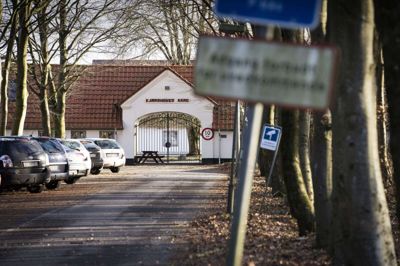 Flere partier i Folketinget er åbne for at få rykket udvisningsdømte udlændinge til et tredjeland, men er uenig i hvordan. (Arkivfoto).