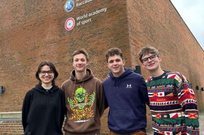 Fra venstre ses Hana Tomáseková, Jakub Smejkal, Matthew Williams og Adam Sikora fra Ikast-Brande Gymnasium. Foto: Privatfoto
