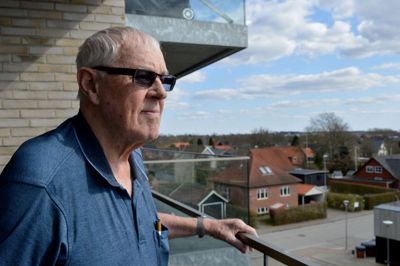 Jens Poulsen Dahl kunne fra sin lejlighed på tredje sal skue over byens tage og fortsat holde øje med flere af de byggerier, han gennem sin 40-årige karriere i Ikast havde taget del i. Han døde søndag, 93 år.