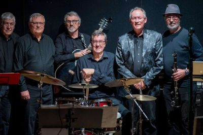 Hot and Sweet Jazzband optræder leverer julejazz’en på Bøllingsø Bryghus. Foto: Privatfoto