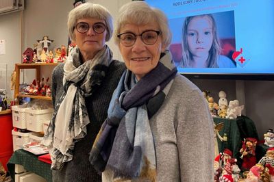 Billedtekst: Bodil Lanman til venstre og Inge Kristensen nyder at kunne være med til at glæde andre. Foto: Privatfoto