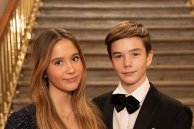 Kongehuset har i forbindelse med prins Vincents og prinsesse Josephines fødselsdag offentliggjort nye billeder af søskendeparret fra nytårsaften, skriver kongehuset.