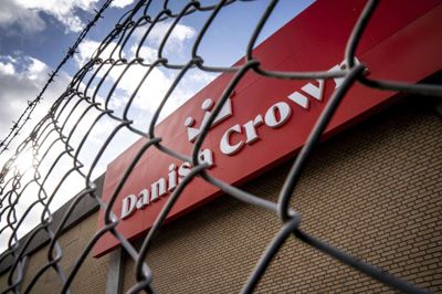 Danish Crown, som driver slagteri i Herning, er en af 10 store, danske virksomheder, der får deres navn og logo misbrugt som led i anprisningen af fup-certifikater, som forsøges solgt til små erhvervsdrivende. Restaurant Napoli i Herning er en af dem.