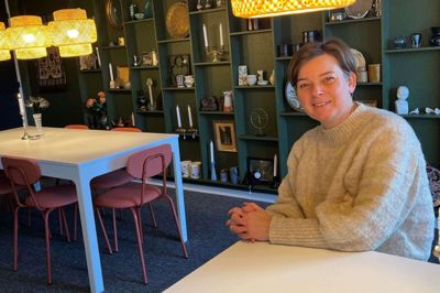 Karina Nielsen har i denne uge åbnet sin nye café i Engesvang, hvor der også er loppemarked. Foto: Privatfoto