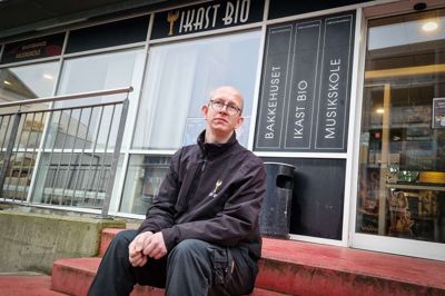 Det var farens job som kontrollør på Silkeborg Stadion, der gjorde, at Rene Hammershøj Pedersen blev SIF-fan. Den biograffrivillige følger holdet i tykt og tyndt.