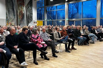Som altid var fremmødet stort i festsalen på Via Pædagoguddannelsen i Ikast. Foto: Privatfoto