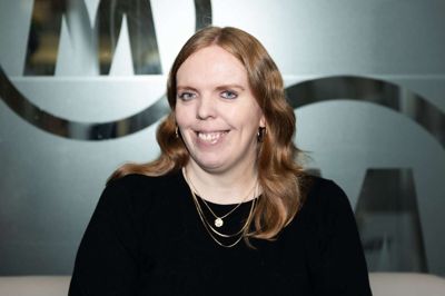 Fra og med i morgen kan man møde journalist Merete Riis Jensen i Brande hver torsdag, hvor hun glæder sig til at skrive en masse gode historier fra Brande-området.