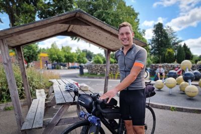 <em id="emphasis">Tjekkiske Marek Holub havde foreløbigt cyklet cirka 2000 kilometer, inden han i sommer mødte Mediehuset ved Hærvejen i Nørre Snede. <em id="emphasis-0f644fdd200dbf4a2e354cbacf285786"><em id="emphasis-c9042cba935b8dcab1e507bbfa3db1e8">Ikast-Brande Kommune håber nu, at flere danske og internationale turister vil finde vej</em></em><em id="emphasis-e2521d24d2fecd8712dc27d312cfdc89">. </em></em>