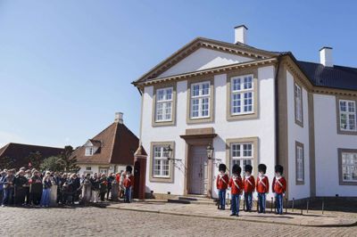 Dronning Margrethe fejrer sin 85-års fødselsdag på Fredensborg Slot. Også da hun fyldte 80 år, opholdt hun sig på slottet i Nordsjælland. Det var under coronaepidemien, og derfor blev fejringen udskudt. Denne gang bliver det meste af fødselsdagen privat. (Arkivfoto).