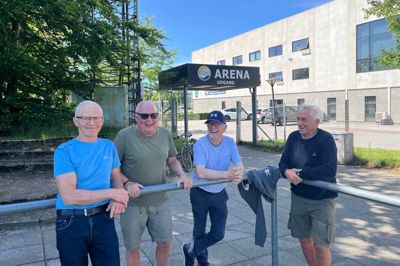 Danmarks fire første fodboldsspillere på kontrakt: Fra venstre Johannes Bastrup, Kurt Møller, Ivan Lysgaard og Anders Bjerregaard.