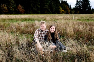 Naturen, masser af plads, tæt ved familie og venner. Maja Jensen og Samuel Bangslund har sagt farvel til parcelhuset ved Aarhus for at få mere plads i landejendommen på Skovbjergvej ved Arnborg med 19 hektar græs, skov, sø og lidt skov.