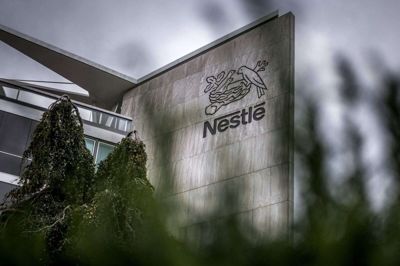 Nestlé planlægger at nedlægge 16.000 stillinger over de næste to år. (Arkivfoto).