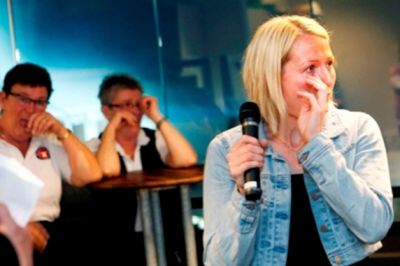 Line Widt Fruensgaard tager en tårevædet afsked med FCM ved afskedsreceptionen i maj. Foto: Tom Laursen