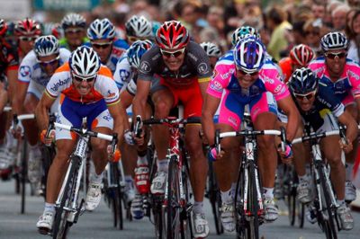 Angelo Furlan (t.h. i Lampre-trøjen) er med resten af Christina Watches-Onfone på træningslejr i Italien i 14 dage. Polfoto