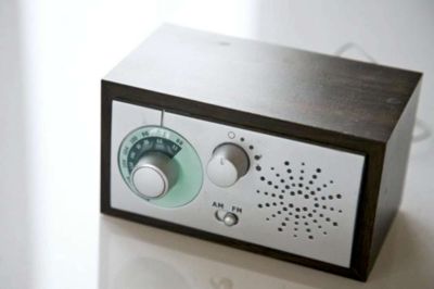 Colourbox. Sådan én her kan i øjeblikket ikke modtage Radio M. Men det kan din pc.
