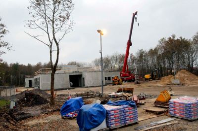 Flemming Hansen. Byggeriet af nye lokaler til International School Ikast-Brande er i fuld gang på Bøgildvej i Ikast. Det skal stå klar til brug i august 2013.