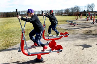 Flemming Hansen (Arkiv). Hos Vind IF har de skelet en smule til det udendørs fitnessanlæg, der blev stillet op ved Fuglsang Sø i Herning i marts 2012