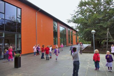 For at kunne tage imod elever fra Vestre Skole skal de tre eksisterende skoler opgraderes og modernisere. De første penge til formålet er nu frigivet. På billedet ses et udsnit af Østre Skole, der blandt andet trænger til at få renoveret forhallen. ?Foto: Thomas Vang Nielsen