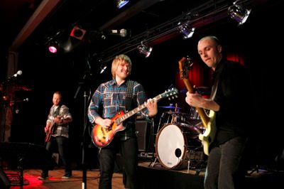 Flemming Hansen. Musikgruppen Kjurious med medlemmer fra Herning er et blandt mange underholdende indslag rundt omkring i byen til afslutningen på købstadsjubilæet 18. maj.