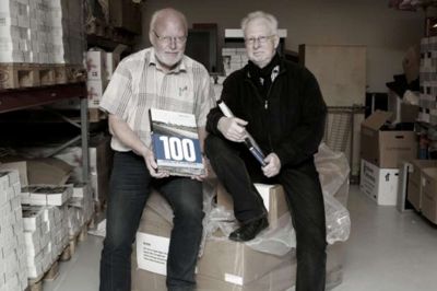 Henrik Ole Jensen. Forfatterne til bogen, Flemming Larsen og Kurt H. Jørgensen