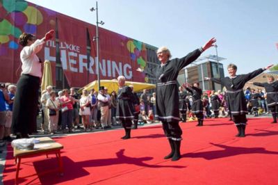 Tom Laursen. Gymnastikken var koordineret og disciplineret på Torvet lørdag