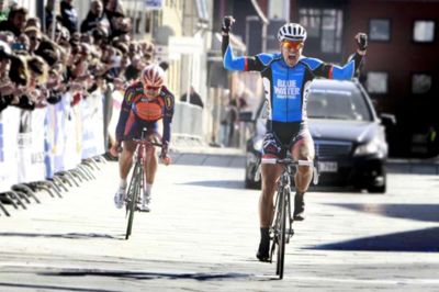 Henrik Ole Jensen. Lasse Norman Hansens sejr i Grand Prix Herning er sæsonen foreløbige højdepunkt for Blue Water Cycling