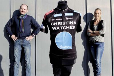 Henrik Ole Jensen. Ægteparret Christina og Claus Hembo står bag Christina Design London. Hun står for den kreative del af processen, men han tager sig af det forretningsmæssige