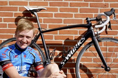 Thomas Damm. Mads Rahbek er gået fra at være junior-rytter til at cykle i seniorgruppen på Team Trefor - Blue Water